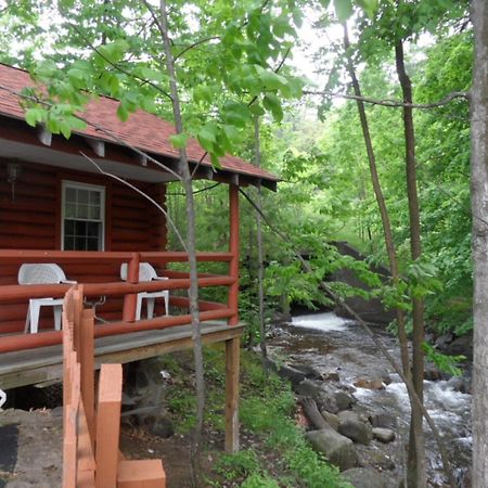 Seven Dwarfs Cabin - On The Brook Cabins Lake George Rom bilde