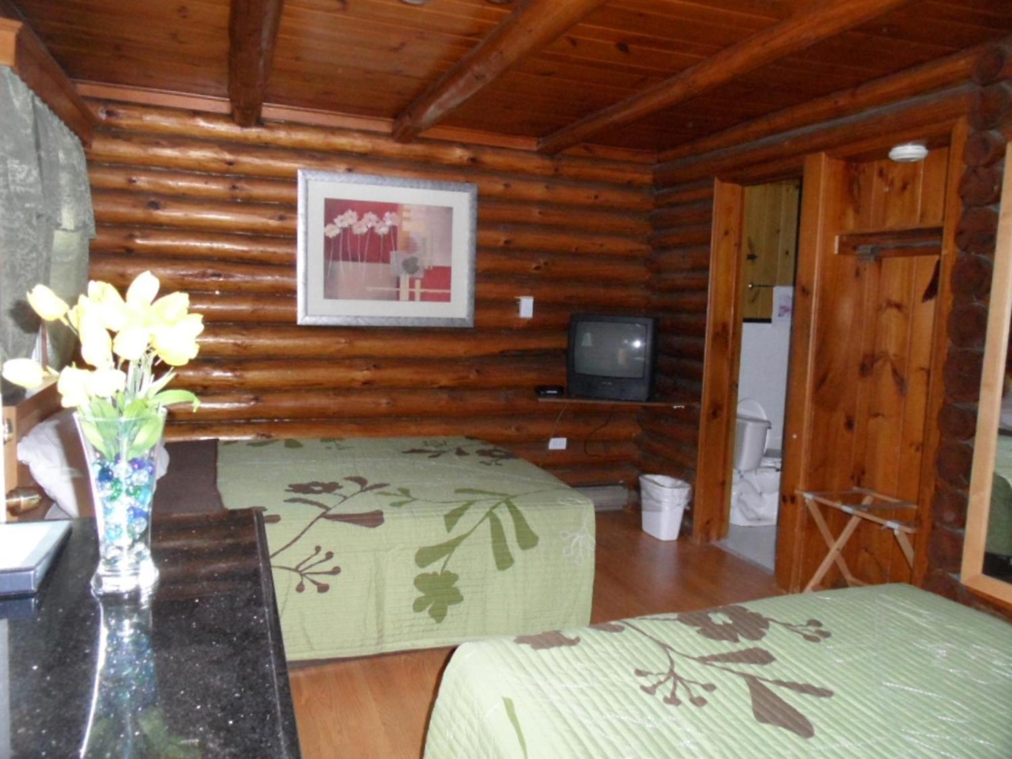 Seven Dwarfs Cabin - On The Brook Cabins Lake George Rom bilde