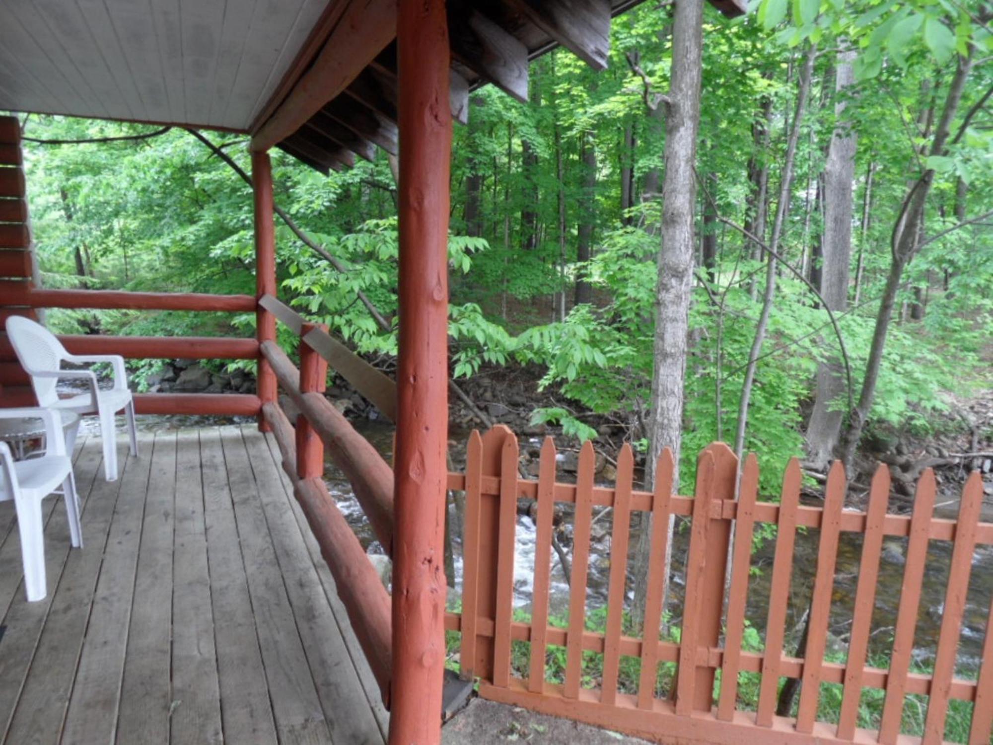 Seven Dwarfs Cabin - On The Brook Cabins Lake George Rom bilde